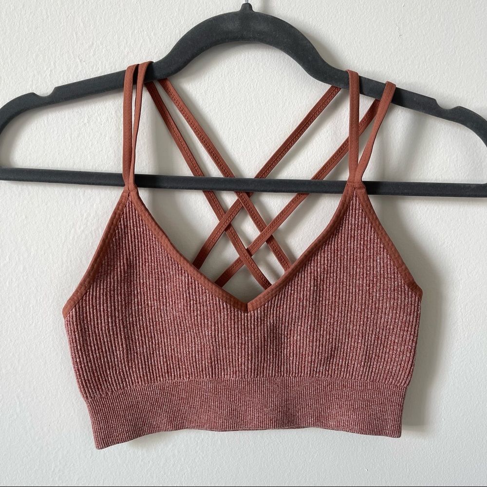 Aerie crisscross back sports bra size S